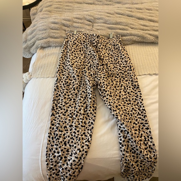 Cheetah scrunch waist pants, Ann Taylor, size large, good condition - Picture 2 of 4
